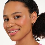 Essence Radiant Light paleta osvetljevalcev in rdečil odtenek Glow Icon 11 g | Shoptok.si