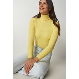  Sweater as Yellow Cene