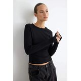 TRENDYOLMILLA Trendyol ženska majica Twoaw27Ts00039, crna | Eponuda.com