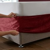 Catherine Lansfield Crvena navlaka za okvir kreveta s gumom od samta 152x198 cm Kingsley – | shoptok.hr