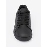 Shelvt Black sneakers with matte trim and lacing | ePonuda.com