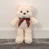  Plišasta igrača medved s kariranim metuljčkom 30cm - bela/rdeča/zelena | Shoptok.si