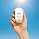 Lancaster Sun Perfect Air 50 Glow Booster ultra lagani zaštitni fluid za umornu kožu lica SPF 50 40 ml | shoptok.hr