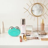 Foreo Bear™ naprava za čvrstejši obraz Mint | Shoptok.si