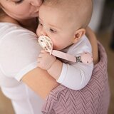 BabyOno Silikonski pašček za dudo s ščipalko, roza | Shoptok.si