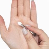 Artdeco Eyeshadow Applicator obojestranski univerzalni čopič za predel okoli oči 1 kos | Shoptok.si