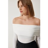  Women's White Off-Shoulder Gather Detailed Blouse Cijene