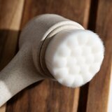 So Eco Facial Cleansing Brush obostrana četkica za čišćenje lica s biorazgradivom drškom 1 kom | shoptok.hr