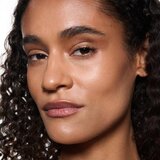 MAC Cosmetics Strobe Beam Bronzelighter tekući bronzer s posvjetljujućim učinkom nijansa Flashlite 4.3 ml | shoptok.hr