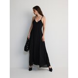 Reserved Maxi haljina od nabrane tkanine - crno | shoptok.hr