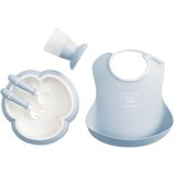 BABYBJORN komplet jedilni set slinček, krožnik, lonček, žlica in vilice Powder Blue Cene