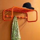 Spinder Design Oranžen kovinski stenski obešalnik s polico Retro – | Shoptok.si