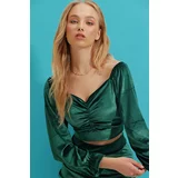 Trend Alaçatı Stili Women's Emerald Green Kissing Collar Velvet Crop Top With Smocking