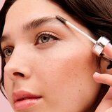 Benefit Fluff Up Brow Wax Mini vosek za fiksacijo obrvi 3 ml | Shoptok.si