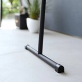 YAMAZAKI Črn kovinski stenski obešalnik 38,5 cm Tower – | Shoptok.si