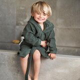 Liewood otroški kopalni plašček lily panda hunter green | Shoptok.si