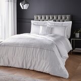 Catherine Lansfield Bijeli prošiven prekrivač od mikrosatena 240x260 cm Deco Sequin – | shoptok.hr