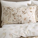 Catherine Lansfield Bela/bež podaljšana posteljnina za zakonsko posteljo 230x220 cm Isadora Floral – | Shoptok.si