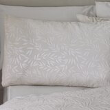 Catherine Lansfield Sivo-bež posteljnina za zakonsko posteljo iz žakarja 200x200 cm Corded Leaves – | Shoptok.si