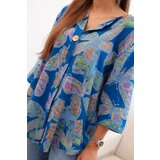 Kesi Włoski Women's cotton blouse with a butterfly pattern and buttons - cornflower blue | Shoptok.si