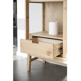 Rowico Vitrina v hrastovem dekorju z drsnimi vrati v naravni barvi 100x203 cm Hazelton – | Shoptok.si