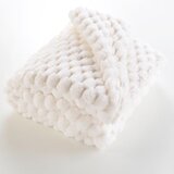 Douceur d intérieur Kremno bela odeja iz mikropliša 180x220 cm Frosty – | Shoptok.si