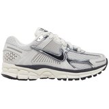Nike Modne superge Zoom Vomero 5 Photon Dust Metallic Silver (Women's) Bela Cene
