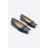 Marjin Woman's Ballet Ballet Visor with Blunt Toe and Bow Detail, Black Patent Leather | Shoptok.si