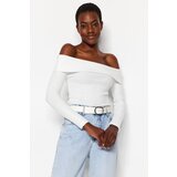 Trendyol Ecru Knitwear Look Carmen Collar Fitted/Skinned Crop Knitted Blouse Cene
