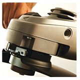 Milwaukee Ugaona brusilica 230mm 2200W – AGV 22-230 E | Eponuda.com