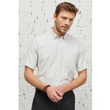 ALTINYILDIZ CLASSICS Men's White-beige Comfort Fit Comfy Cut Buttoned Collar Dobby Short Sleeve Shirt with Pocket. Cene