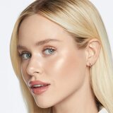 Smashbox x Becca Shimmering Skin Perfector Pressed Highlighter Mini highlighter nijansa Champagne Pop 2,4 g | shoptok.hr