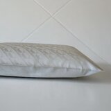 VIKTORIJA Jastučnica 50x70 cm, pamučni saten, bela s geometrijskim trouglovima – Clas A16 Cene