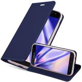Cadorabo Samsung Galaxy J3 2017 v klasična temno modra - Zaščitni ovitek z magnetnim zapiranjem, stoječo funkcijo in režo za kartice, (20558527) | Shoptok.si