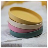 Petite & Mars Take&Match Silicone Plate krožnik s priseskom Misty Green 6 m+ 1 kos | Shoptok.si