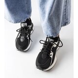 Gemre Black and white stylish sneakers Begins | Shoptok.si