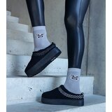 Gemre Black platform snow boots with low shaft and embroidered Greene pattern Cene