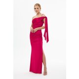 Carmen Fuchsia Sandy One Sleeve Slit Long Evening Dress Cene