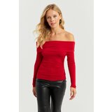 Cool & Sexy Women's Red Gathered Madonna Blouse Cene