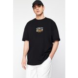 Trendyol Men's Black Oversize/Wide Cut Short Sleeve Landscape Embroidered 100% Cotton T-Shirt Cene