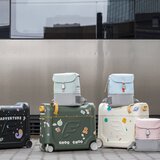 Stokke jetkids™ by potovalna posteljica v kovčku bedbox™ 2.0 golden olive | Shoptok.si