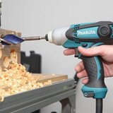 Makita izvijač udarni TD0101F (230W, 1/4") | Eponuda.ba