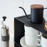 YAMAZAKI Črna kovinska dodatna kuhinjska polica 30,5x14 cm Tower – | Shoptok.si