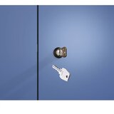 C+P Garderobna Z-omara Classic PLUS, 3 deli, svetlo sive / reseda zelene barve, Š 900 mm, talni drsniki, cilindrična ključavnica | Shoptok.si