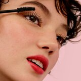 Benefit Fan Fest Fanning & Volumizing Mascara vodootporna voluminozna maskara 4 g Nijansa hyper black | shoptok.hr