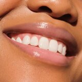 Catrice Melt & Plump bleščečo šminko z učinkom povečanja odtenek 010 More Amore 1.8 g | Shoptok.si