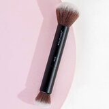 Brushworks duo četkica za nanošenje pudera i blendovanje no. 6