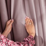 Restilo zasłona VELVET kolor brązowy szarfa upinająca styl klasyczny przelotki srebrne materiał velvet 140x270 | shoptok.hr