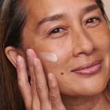  EVEN SMOOTHER™ Glycolic Retinol Resurfacing Serum | Shoptok.si