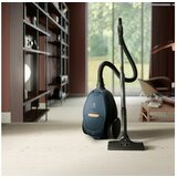 Electrolux sesalnik z vrečko Pure D8 PD82-8DB | Shoptok.si